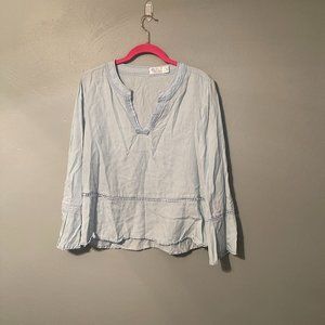 D59 Bell sleeve chambray top
